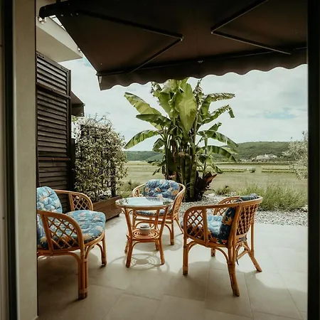 Sobe Lusina Bed & Breakfast Secovlje
